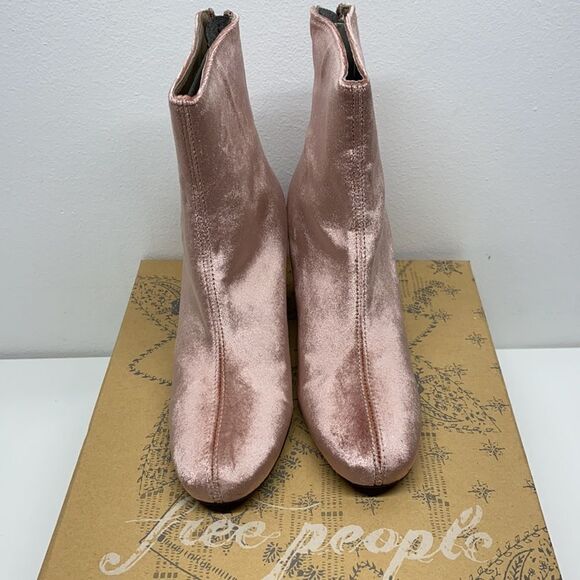 Free People Velvet Cecile Ankle Boots Pink Size 8 NWT - Picture 15 of 15